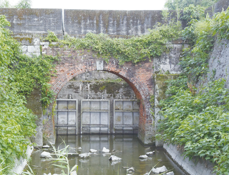 矩手水門（苦楽橋）の写真