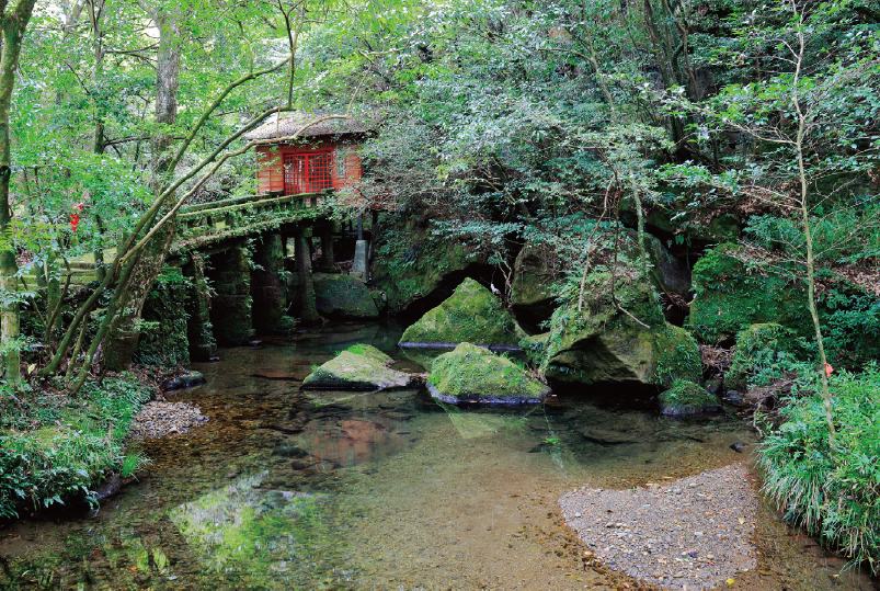 慈眼寺公園の石橋群の写真