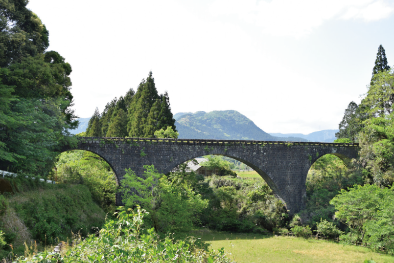 月の木川橋(めがね橋)の写真