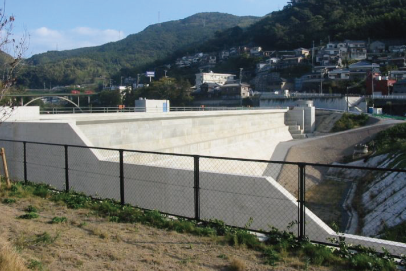 本河内高部（水道）堰堤の写真